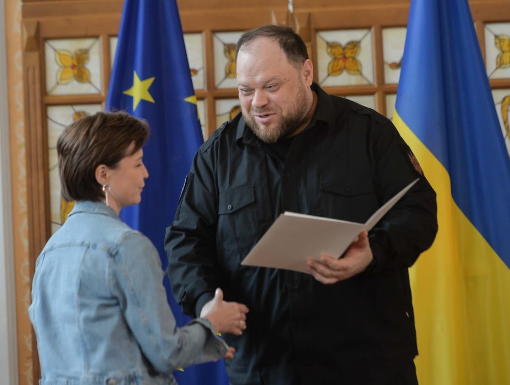 Відзнаки Верховної Ради України медійникам вручив Голова парламенту з нагоди Дня журналіста 8