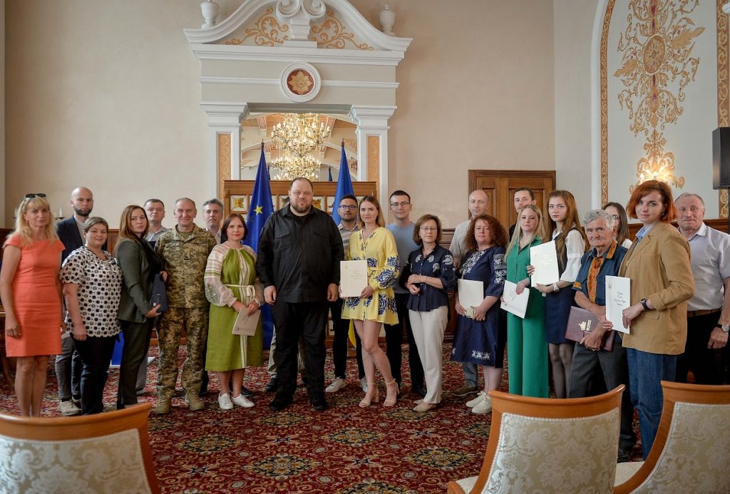 Відзнаки Верховної Ради України медійникам вручив Голова парламенту з нагоди Дня журналіста 22