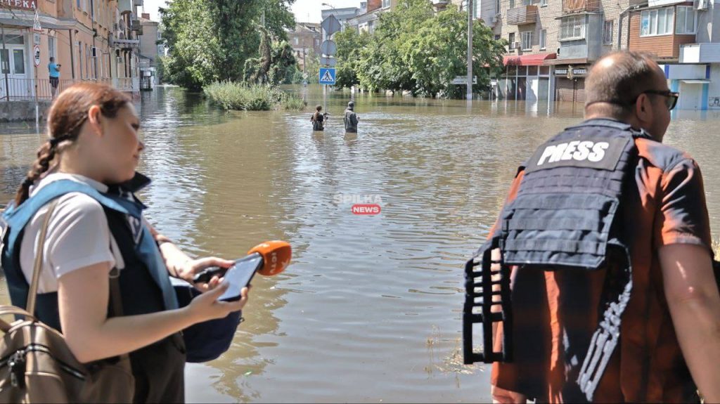 Наталія Гуменюк розповіла НСЖУ, як журналісти можуть відвідати зону ліквідації наслідків вибуху Каховської ГЕС 4