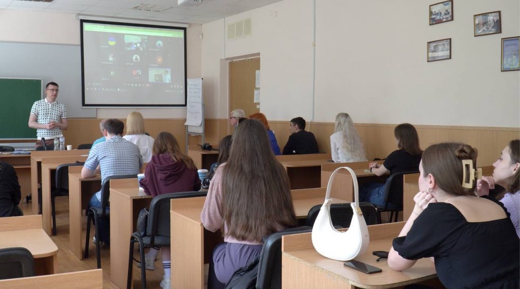 Голова НСЖУ спільно з полтавським осередком Спілки запропонували студентам-переселенцям з Луганська допомогу зі стажуванням у медіа