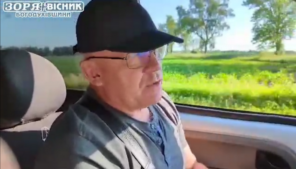 «Без пошти й фінансування»: головний редактор газети з Харківщини розповів, як під обстрілами розвозить її в прикордонні села