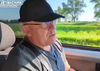 «Без пошти й фінансування»: головний редактор газети з Харківщини розповів, як під обстрілами розвозить її в прикордонні села