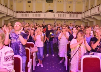 У Запоріжжі журналісти-переселенці побували на патріотичному концерті у межах циклу програм «Арт-терапія»