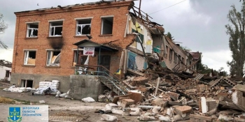 В Оріхові російською авіабомбою знищено пункт незламності, в якому поширювали місцеву газету