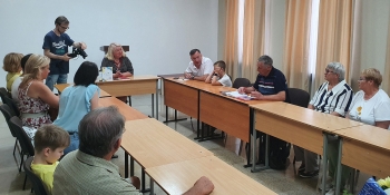 «Вирішила їхати не за кордон, а на кордон», – журналістка з Сумщини Оксана Ковальова презентувала книгу історій війни