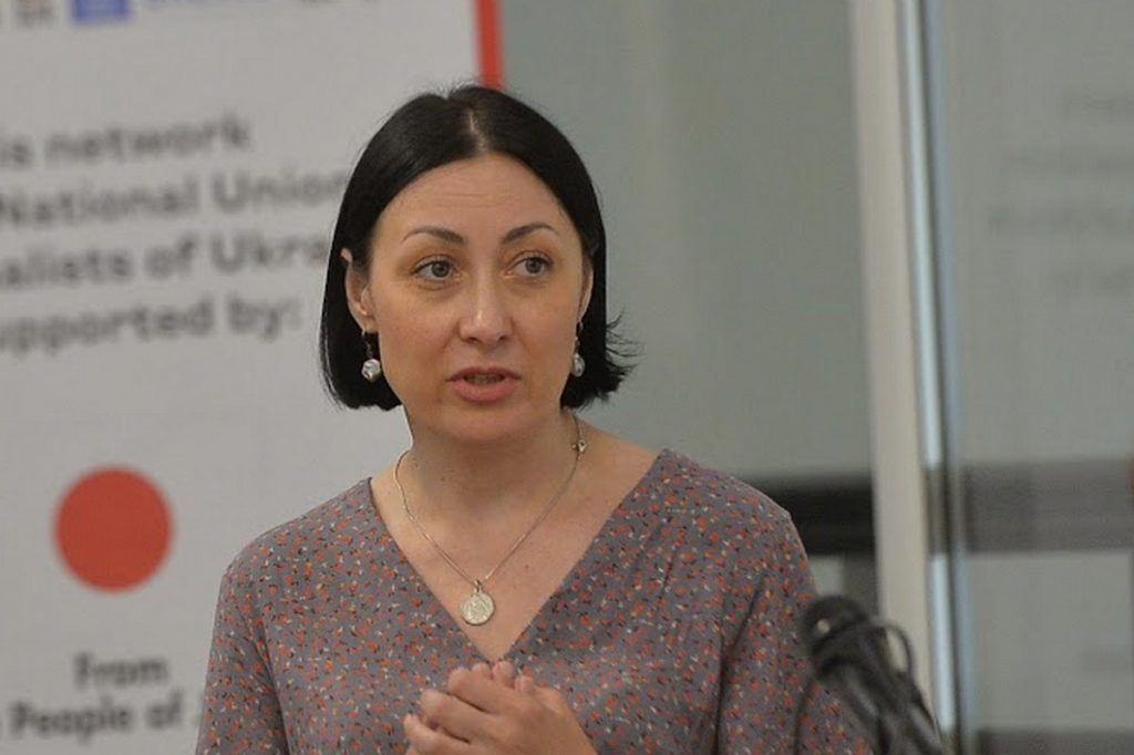 «Коли розумієш, що за твоєю спиною колосальна підтримка, тоді й проблеми не видаються непереборними», – наголошує журналістка і волонтерка Леся Джадан