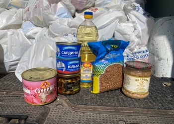 Федерація профспілок України передала для журналістів, що перебувають у скруті, гуманітарну допомогу