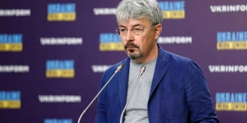 «Не знаю журналістів, які можуть сказати «дякую» колишньому журналісту, який зараз йде з міністерської посади», – Сергій Томіленко про відставку Олександра Ткаченка