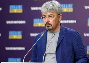 «Не знаю журналістів, які можуть сказати «дякую» колишньому журналісту, який зараз йде з міністерської посади», – Сергій Томіленко про відставку Олександра Ткаченка