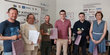 НСЖУ передала першу партію турнікетів медійникам, які їдуть на прифронтові території