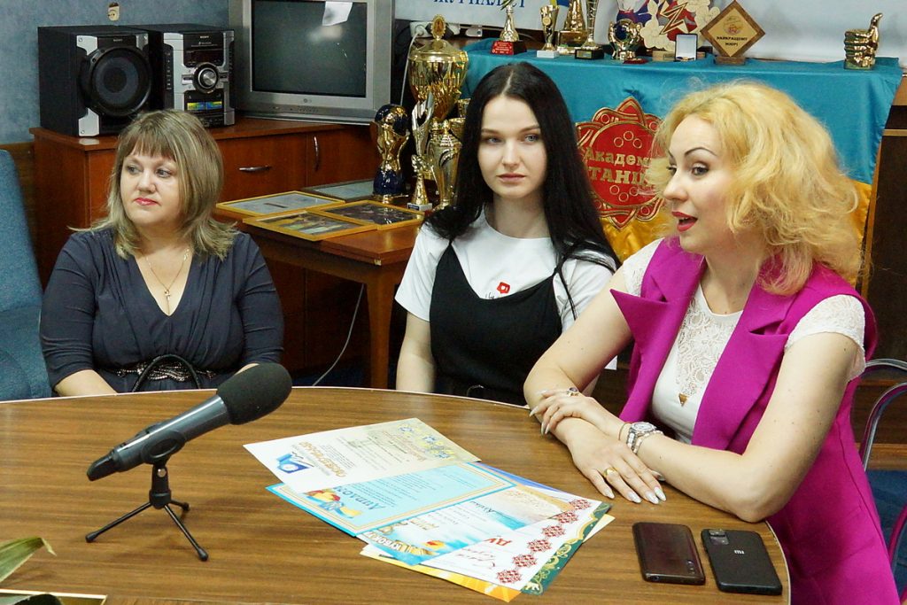 У Запоріжжі журналістам розповіли про східні танці