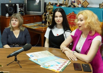 У Запоріжжі журналістам розповіли про східні танці