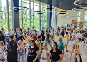 Діти з інвалідністю-телеведучі на великих екранах кінотеатрів столиці