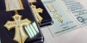 Колектив нескореної радіостанції з Нікополя відреагував на «Хрест громадянських заслуг» від НСЖУ