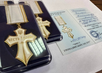 Колектив нескореної радіостанції з Нікополя відреагував на «Хрест громадянських заслуг» від НСЖУ