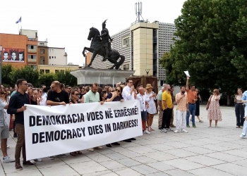 В Косові журналісти вийшли на протест проти закриття популярного медіа