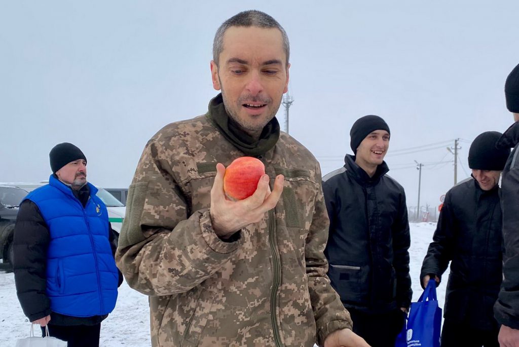 «Коли я повернувся до України і зважився, з’ясувалося, що я втратив 30 кг ваги», – звільнений з російського полону Максим Колесніков 1