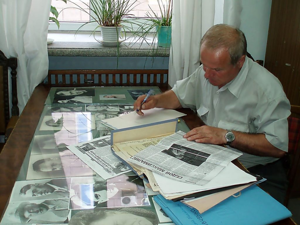 Журналіст Олександр Зубар, попри жахливі обстріли, й далі живе й працює в Куп’янську