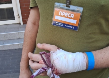 Під час ракетної атаки росіян на центр Чернігова постраждала родина журналістів