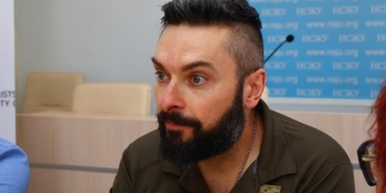 «Коли я повернувся до України і зважився, з’ясувалося, що я втратив 30 кг ваги», – звільнений з російського полону Максим Колесніков