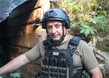 «На війні автомобіль не лише допомагає журналістам працювати, а й рятує життя»: Національна спілка журналістів України закликає допомогти із авто пресгрупі на Бахмутському напрямку