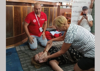 Тренінг з надання домедичної допомоги у Запоріжжі: медійникам запропонували рольову гру