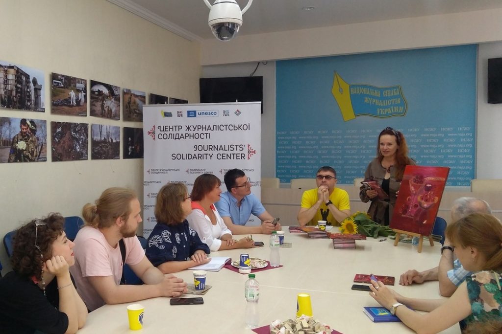 «Вона – як атомна електростанція, що підживлює енергією багатьох» – відзначають про журналістку-полтавку Олену Никифоренко