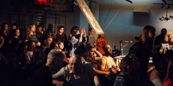 «Розстріляна свобода слова»: в Києві відкрилася виставка журналістських свідчень про воєнні злочини