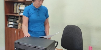 «Газета виходить під обстрілами»: старокостянтинівське видання виживає завдяки грантам і технічній допомозі