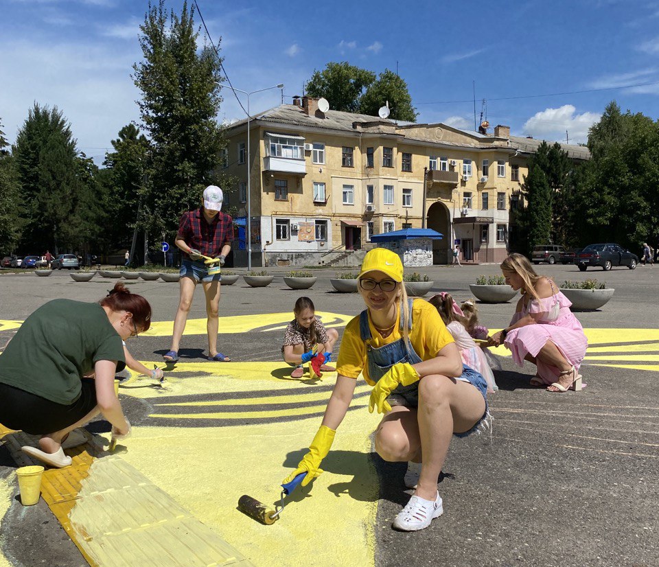 Журналістка-художниця заснувала у Жовтих Водах свою художню школу 3