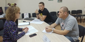 Знімають в обхід пресслужб, не узгоджують матеріали, нехтують правилами безпеки: основні помилки журналістів на фронті обговорили в Дніпрі