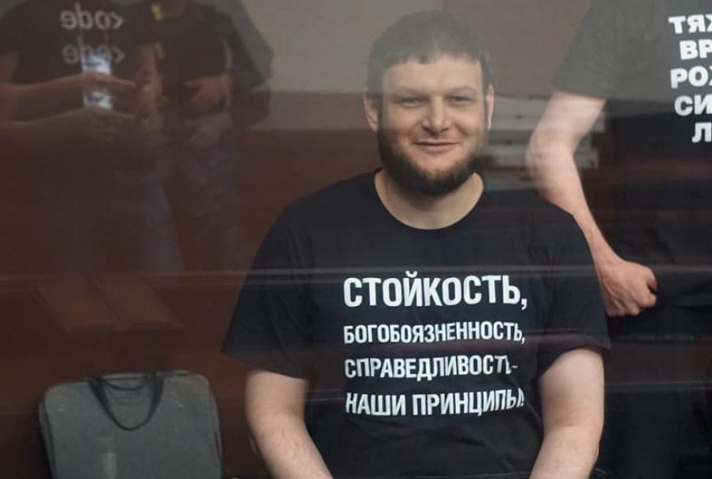 Адвокати домоглися зарахування строку кримському громадянському журналісту Ремзі Бекірову