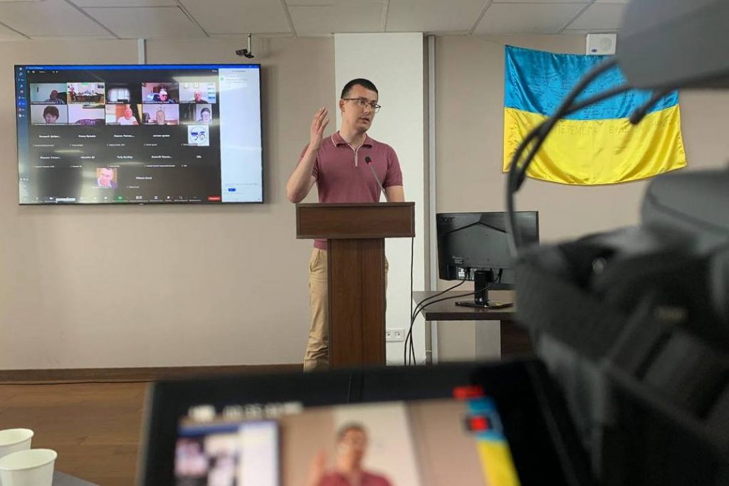 Сергій Томіленко на засіданні профспілок: «Не можна прирівнювати поштову доставку преси до доставки мила або пиріжків!»