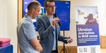 Війна в Україні повинна залишатися в інфопросторі світових медіа попри намагання Росії відвернути від неї увагу: у Парижі НСЖУ відкрила фотовиставку 21 Війна в Україні повинна залишатися в інфопросторі світових медіа попри намагання Росії відвернути від неї увагу: у Парижі НСЖУ відкрила фотовиставку