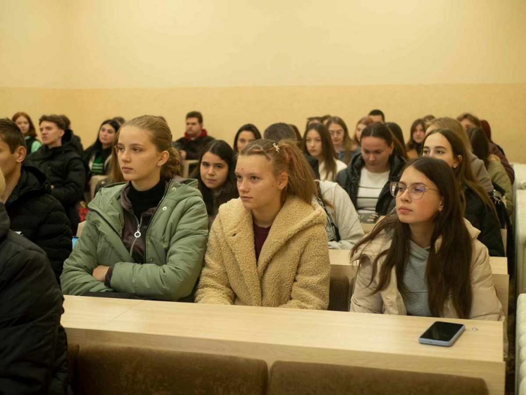 У Житомирі вступили до НСЖУ відразу 8 студентів та викладачів 5
