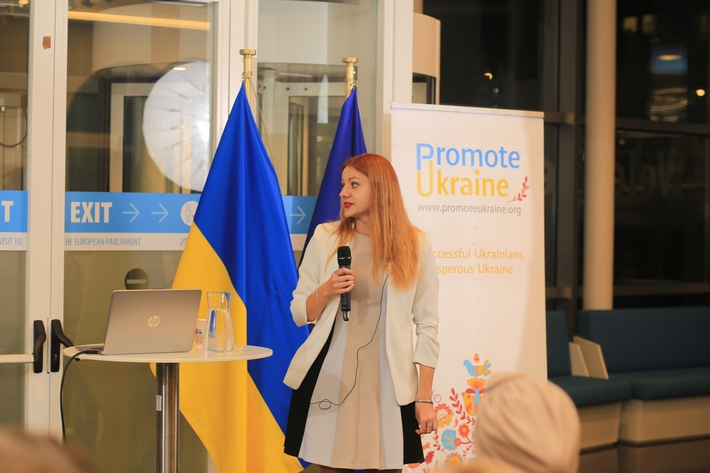 Українська науковиця презентувала в Брюсселі свою книгу про відносини України з ЄС і Росією крізь призму війни