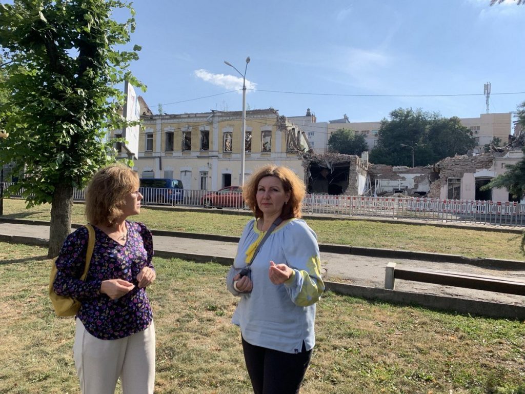«НСЖУ була єдиною, хто допоміг після російського обстрілу», – редакторка газети «Апостолівські новини» Вікторія Михальченко