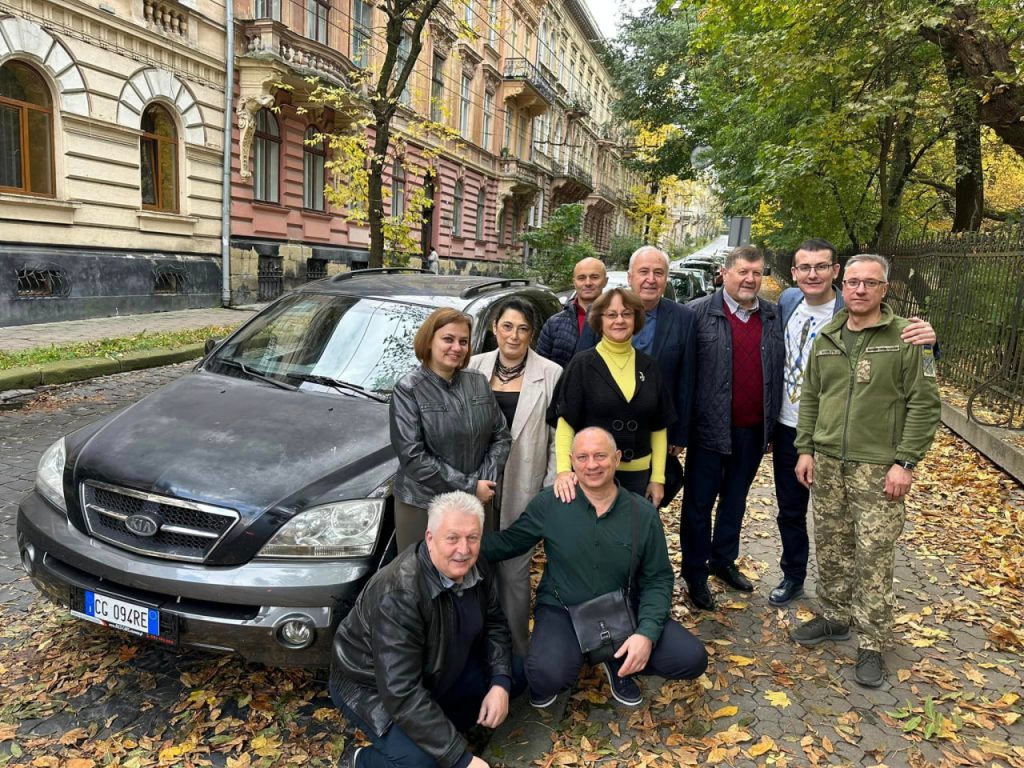 Результат журналістського збору: команда НСЖУ придбала для пресгрупи «Соледар» позашляховик