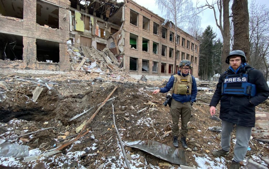 Чи потрібна акредитація ЗСУ поза зоною бойових дій?