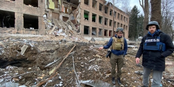 Чи потрібна акредитація ЗСУ поза зоною бойових дій?