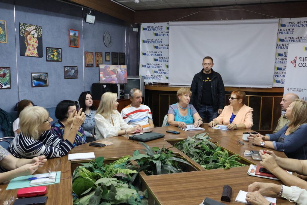 «Допоможемо, поділимось досвідом, підтримаємо»: поповнюються лави Запорізької обласної організації НСЖУ