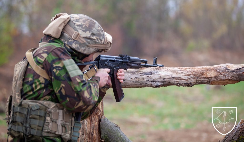 «Зверніть на нас увагу, думайте про нас, підтримуйте нас!», – військовий журналіст Вячеслав Скоряк 15