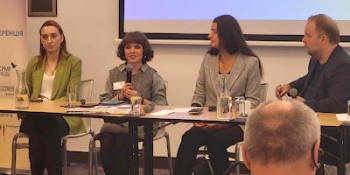 Журналісти на конференції в Кракові: «Парадокс у тому, що війна дає безліч причин для матеріалів, але у війну різко зникають ресурси»