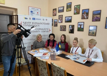 Лавреатки загальнонаціонального конкурсу «Українська мова – мова єднання» з Прикарпаття отримали дипломи