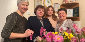 Головний наголос – на безпекову інформацію, але й давати людям емоційну віддушину: так у Вишгороді працює дротове радіо