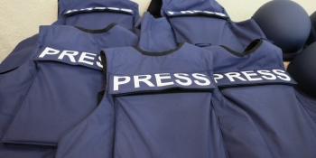 Засоби захисту для медійників, які їдуть у зону бойових дій: де взяти?