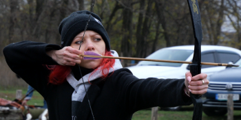 Задоволення та емоційне перезавантаження: запорізькі медійники вчилися стріляти з лука