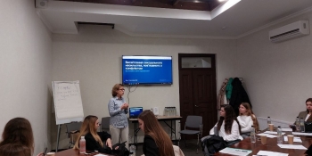 Висвітлення сексуального насильства, пов’язаного з конфліктом: журналістам розповіли, як правильно писати історії постраждалих