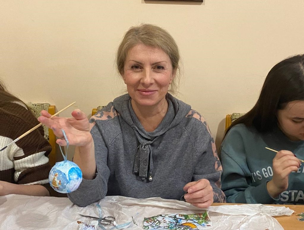 Івано-Франківський Центр журналістської солідарності НСЖУ прикрасять новорічними іграшками від журналістів