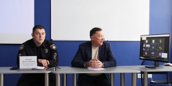 Проблему кібершахрайства і боротьби на інформаційному фронті обговорили в Сумах